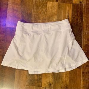 Lululemon size 6 white skirt